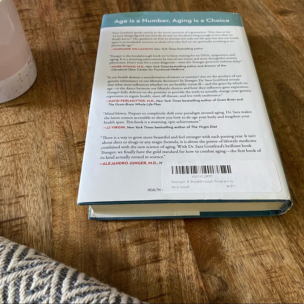 Younger - Hardcover book by Dr. Sara Gottfried - Picture 7 of 10